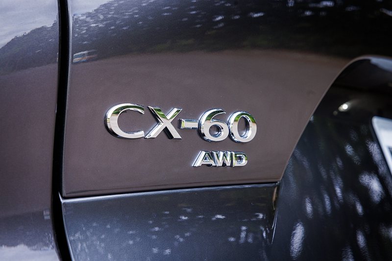 i-ACTIV AWD智慧型四輪驅動，在後軸傳輸比例較高以及接近50：50的車身平衡配重協調下，讓Mazda CX-60 33T AWD展現出猶如跑車般的俐落過彎姿態。 記者沈昱嘉／攝影